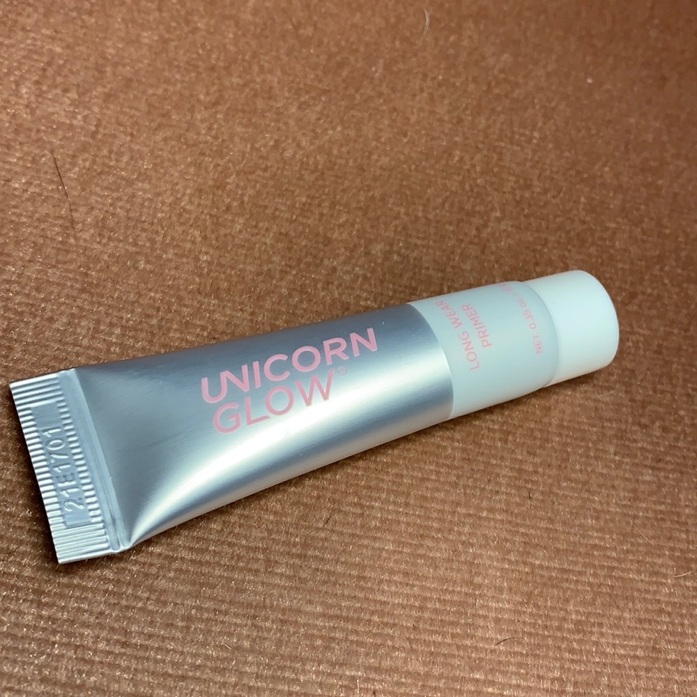 Unicorn Glow long wear primer